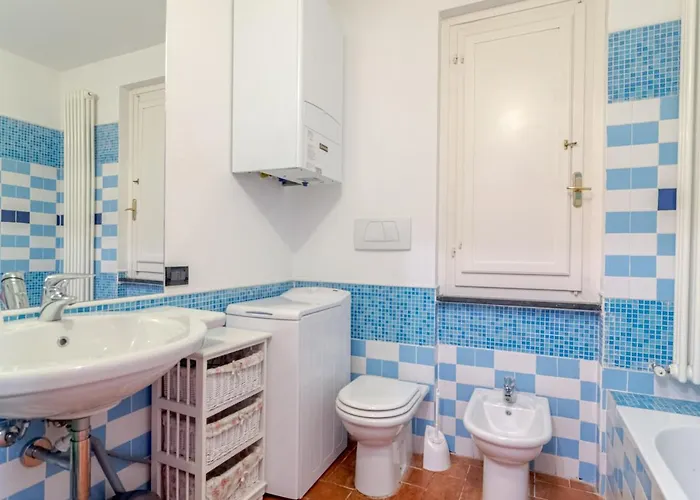 With View And Pool Lägenhet